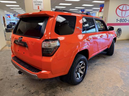 Used 2024 Toyota 4Runner TRD Off-Road Premium w/ Moonroof Package AWD/4WD image 11