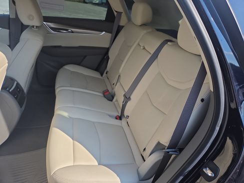 Used 2021 Cadillac XT5 Premium Luxury FWD image 25