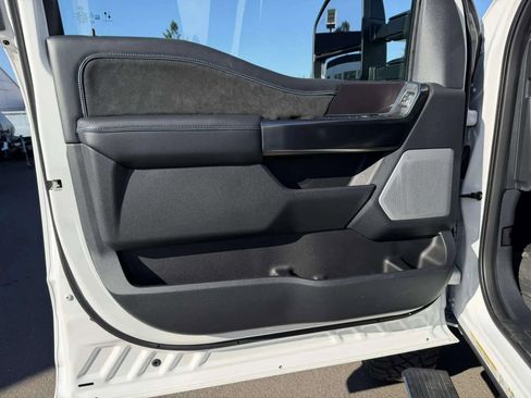 Used 2026 Ford F450 Platinum w/ FX4 Off-Road Package image 17