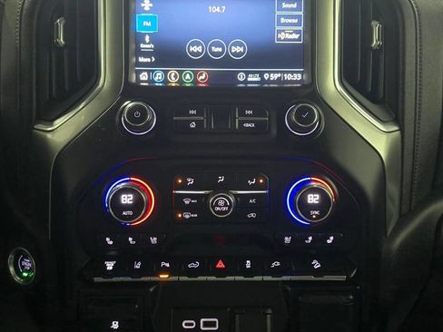 Used 2020 Chevrolet Silverado 2500 LTZ w/ LTZ Premium Package image 12