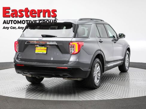Used 2022 Ford Explorer XLT w/ Equipment Group 202A image 5