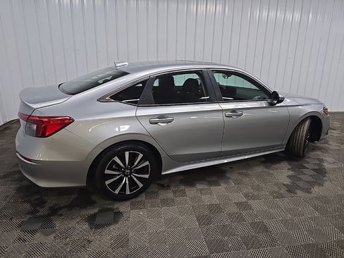 Used 2023 Honda Civic EX image 3