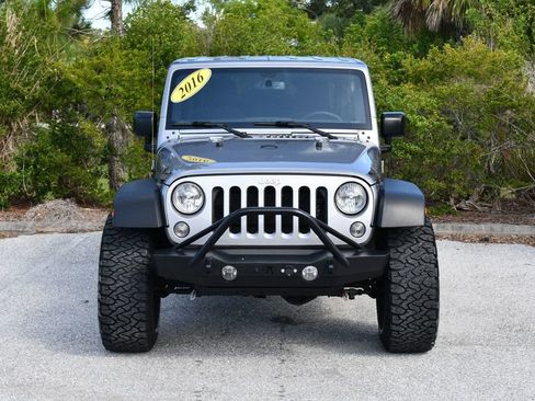 Used 2016 Jeep Wrangler Unlimited Rubicon w/ Connectivity Group AWD/4WD image 34