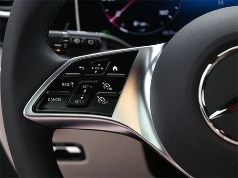 New 2026 Mercedes-Benz GLC 300 image 2