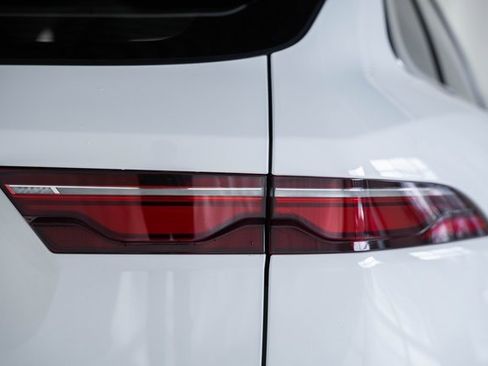 Used 2022 Jaguar F-PACE S image 6