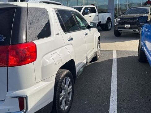 Used 2017 GMC Terrain SLT w/ Open Road Package image 8