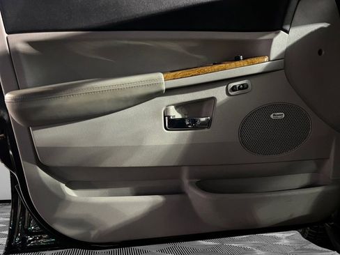 Used 2010 Jeep Grand Cherokee Limited image 22