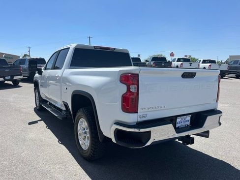 Used 2024 Chevrolet Silverado 2500 LT AWD/4WD image 11