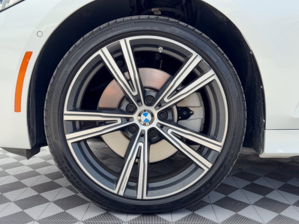 Used 2024 BMW 330i Sedan w/ Premium Package RWD image 13