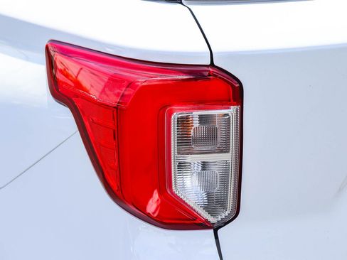 Certified 2023 Ford Explorer XLT w/ Equipment Group 202A image 7