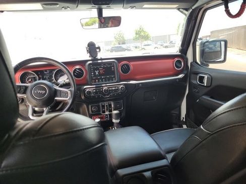 Used 2022 Jeep Wrangler Unlimited Rubicon w/ Cold Weather Group AWD/4WD image 22