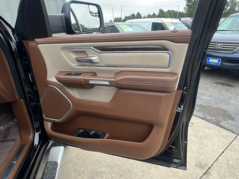 Used 2019 RAM 1500 Laramie AWD/4WD image 19