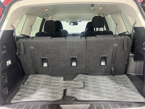 Used 2024 Subaru Ascent Premium w/ Convenience Package image 23