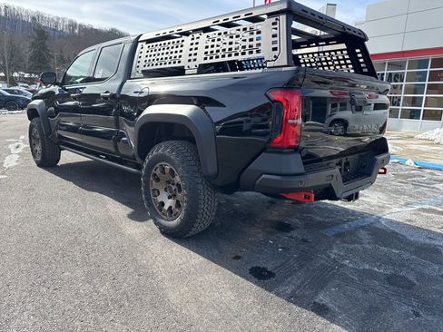 New 2025 Toyota Tacoma Trailhunter image 9