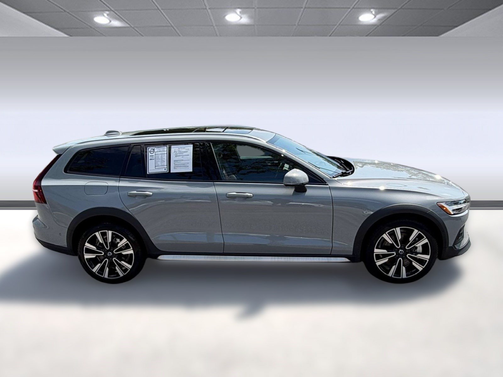 Certified 2025 Volvo V60 B5 Cross Country Ultra AWD/4WD image 8