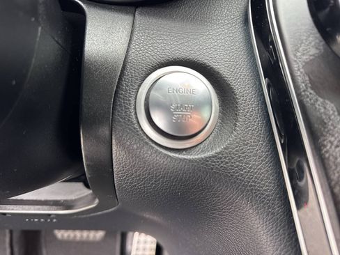 Used 2019 Mercedes-Benz GLC 300 4MATIC image 23