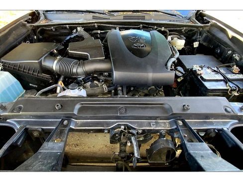Used 2022 Toyota Tacoma SR image 12