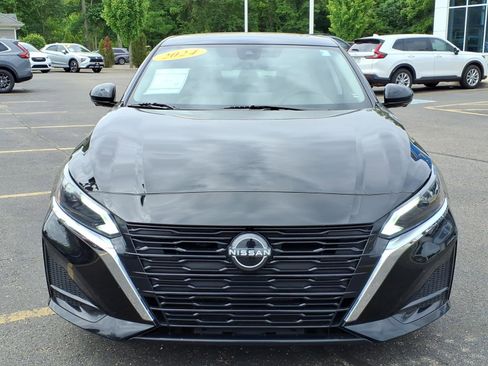 Used 2024 Nissan Altima 2.5 SL FWD image 2