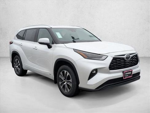 New 2026 Toyota Highlander XLE image 7