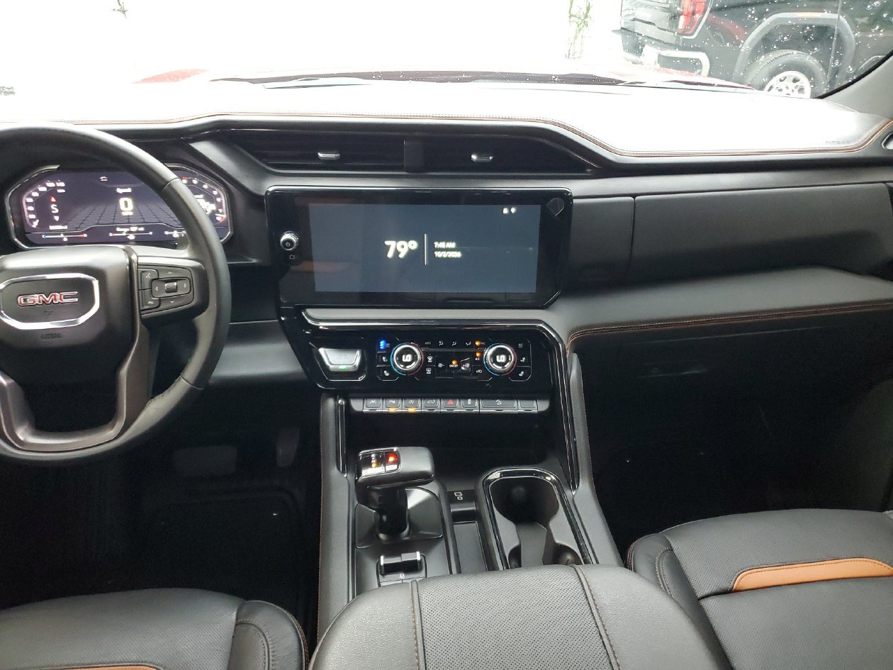 Used 2024 GMC Sierra 1500 AT4 w/ Technology Package AWD/4WD image 14