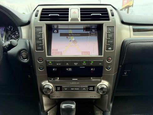 Used 2015 Lexus GX 460 w/ Navigation Package image 19