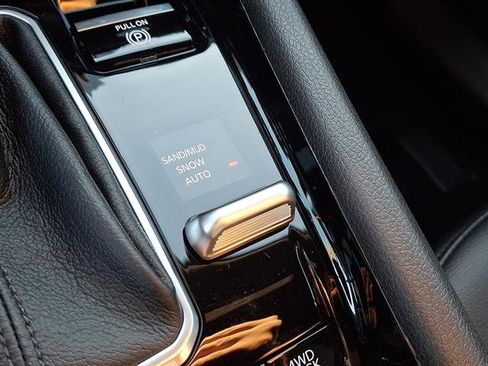 New 2026 Jeep Compass Limited image 19