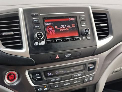 Used 2019 Honda Pilot LX image 16