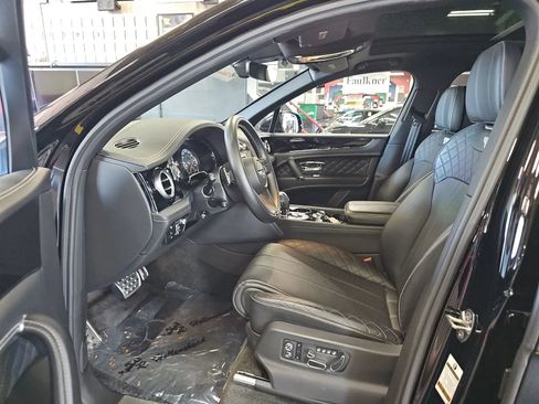 Used 2018 Bentley Bentayga AWD/4WD image 7