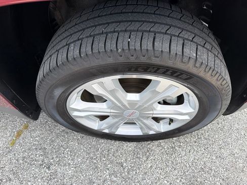 Used 2017 GMC Terrain SLE FWD image 17