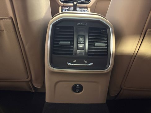 Certified 2026 Porsche Macan AWD/4WD image 47