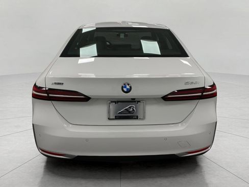 Certified 2024 BMW 530i xDrive w/ Convenience Package image 4