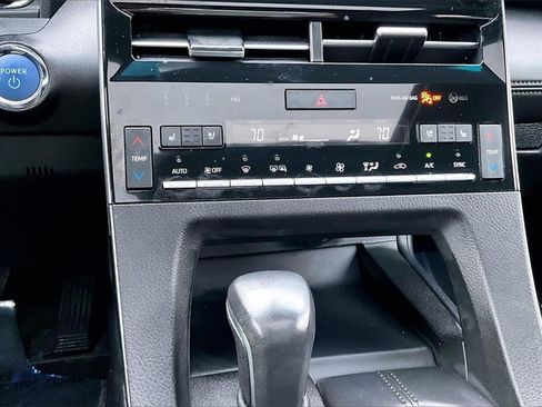 Certified 2022 Toyota Avalon Limited image 15