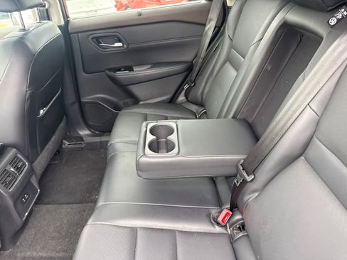 Used 2023 Nissan Rogue SV w/ SV Premium B Package FWD image 17