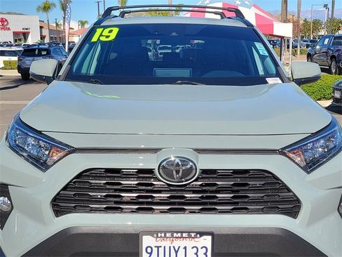 Used 2019 Toyota RAV4 XLE Premium image 30