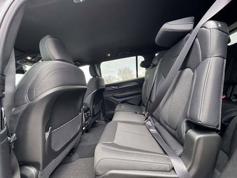 New 2025 Jeep Grand Cherokee L Laredo w/ Luxury Tech Group I AWD/4WD image 19