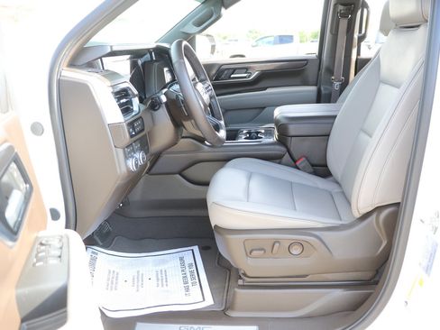 Used 2026 GMC Yukon XL Elevation AWD/4WD image 13
