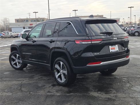 Used 2026 Jeep Grand Cherokee Limited AWD/4WD image 16