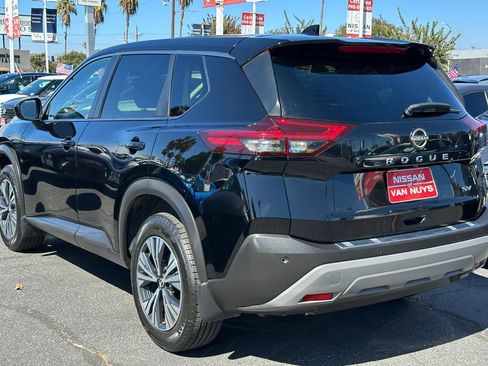 Used 2023 Nissan Rogue SV FWD image 5