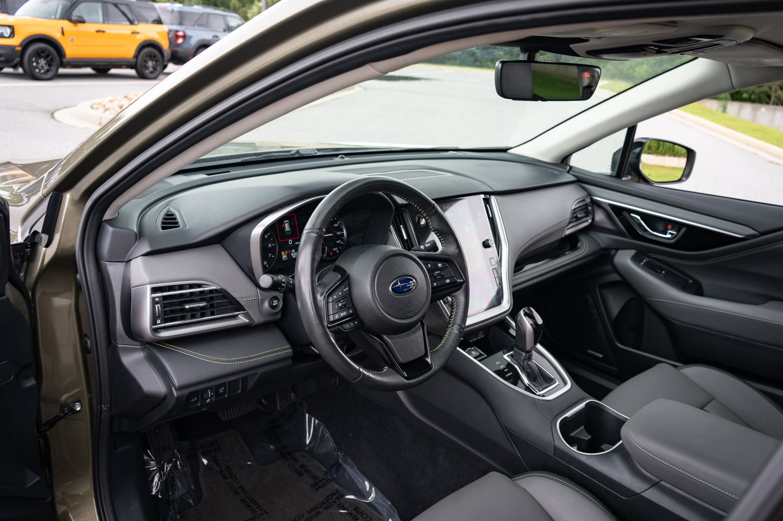 Used 2025 Subaru Outback Onyx Edition AWD/4WD image 13