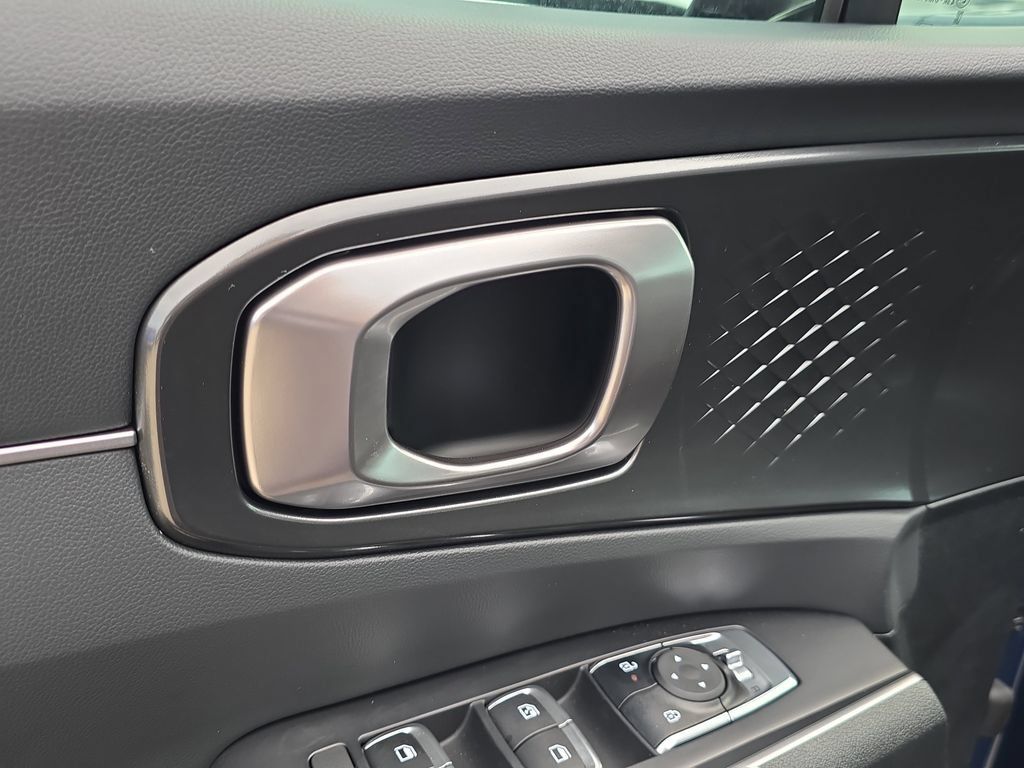 New 2026 Kia Sorento S w/ S Panoramic Sunroof Package FWD image 18