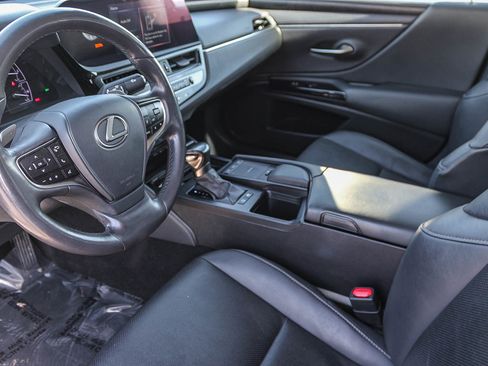 Used 2022 Lexus ES 300h w/ Premium Package image 18