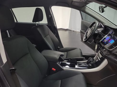 Used 2016 Honda Accord LX image 31