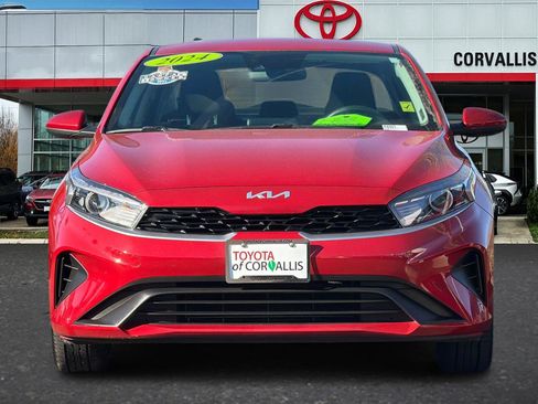 Used 2024 Kia Forte LXS image 9