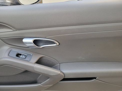 Used 2023 Porsche 718 Boxster RWD image 17