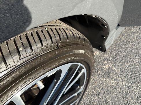 Used 2025 Toyota Camry XLE image 37