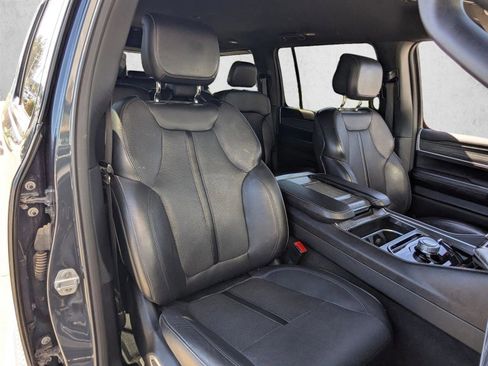 Used 2024 Jeep Wagoneer Series II w/ Flexible Seating Group AWD/4WD image 23