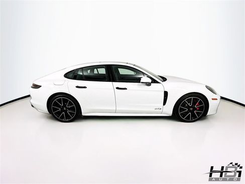 Used 2020 Porsche Panamera GTS image 5