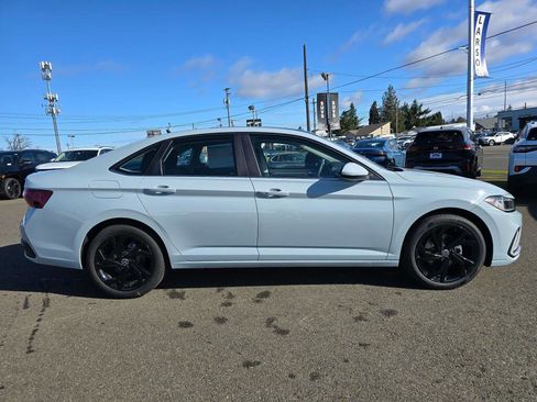 New 2026 Volkswagen Jetta SE image 3