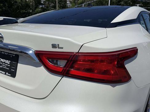 Used 2017 Nissan Maxima 3.5 SL w/ Interior Lighting Package FWD image 15