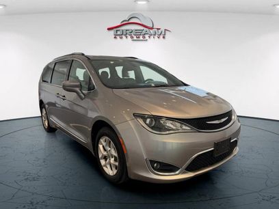 Used 2017 Chrysler Pacifica Touring-L Plus w/ Tire & Wheel Group